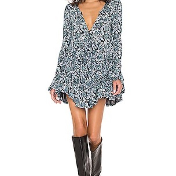 NWOT FREE PEOPLE Olivia printed ruffled tunic. Size M - Picture 2 of 9